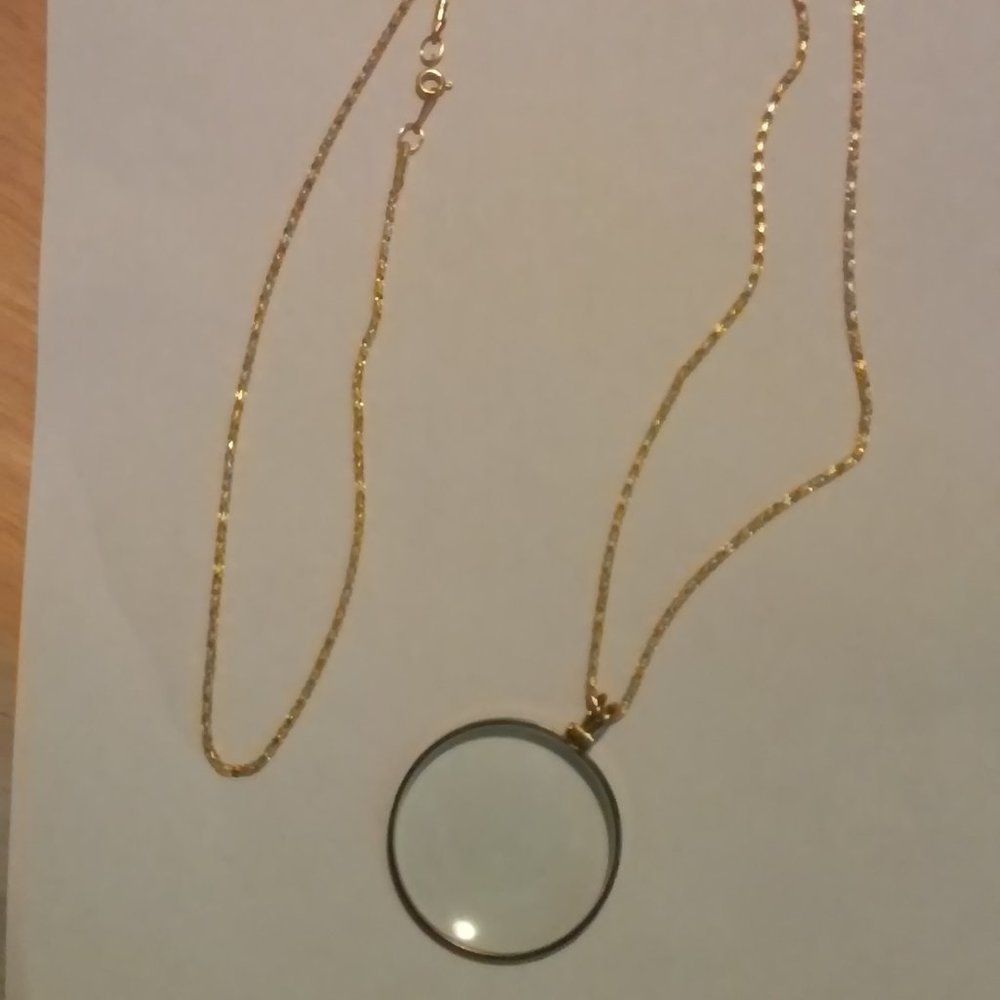 Magnifying Glass On Necklace Chain 1 3/4" Wide 20" Long New